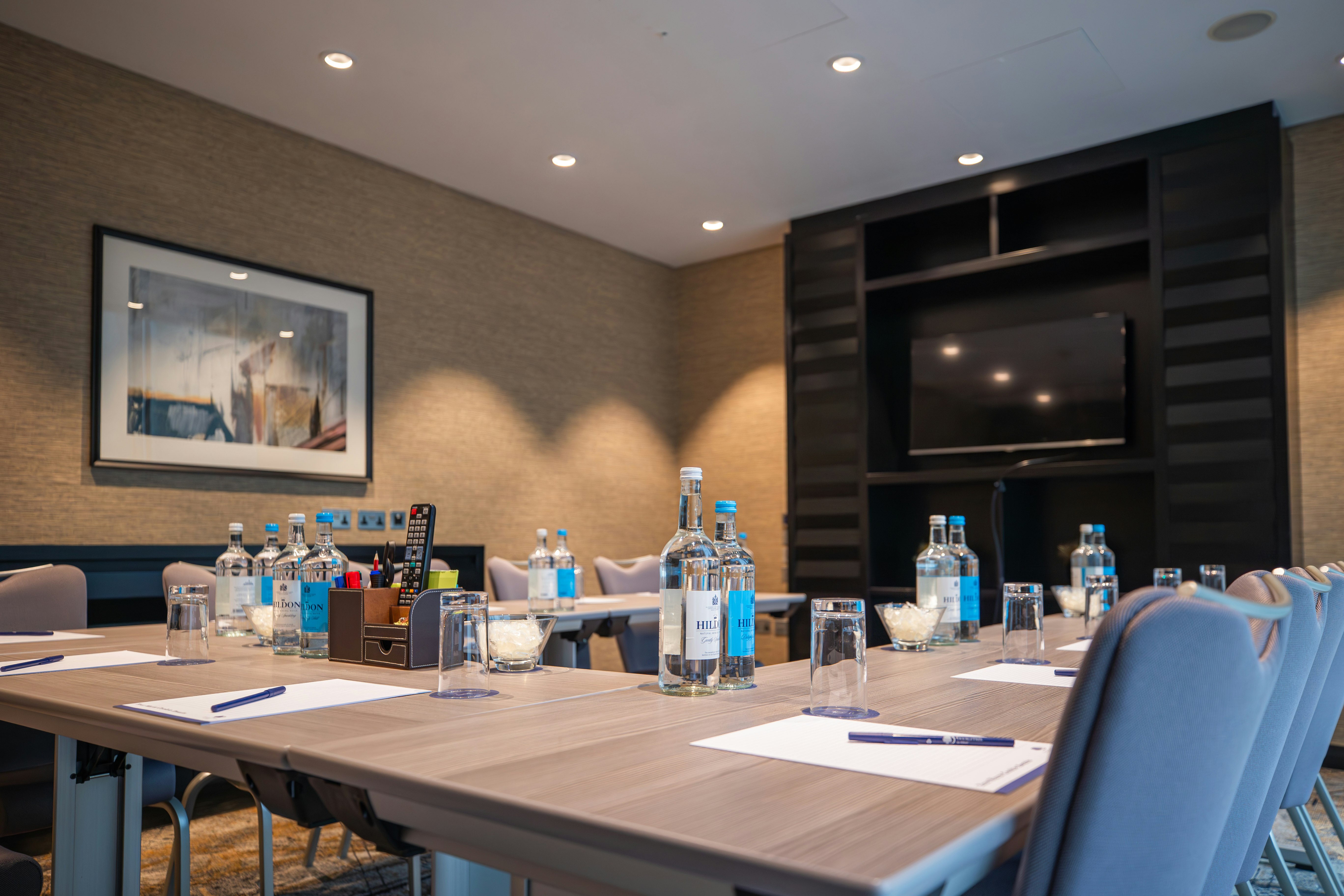 Doubletree By Hilton Hotel Woking 54/55