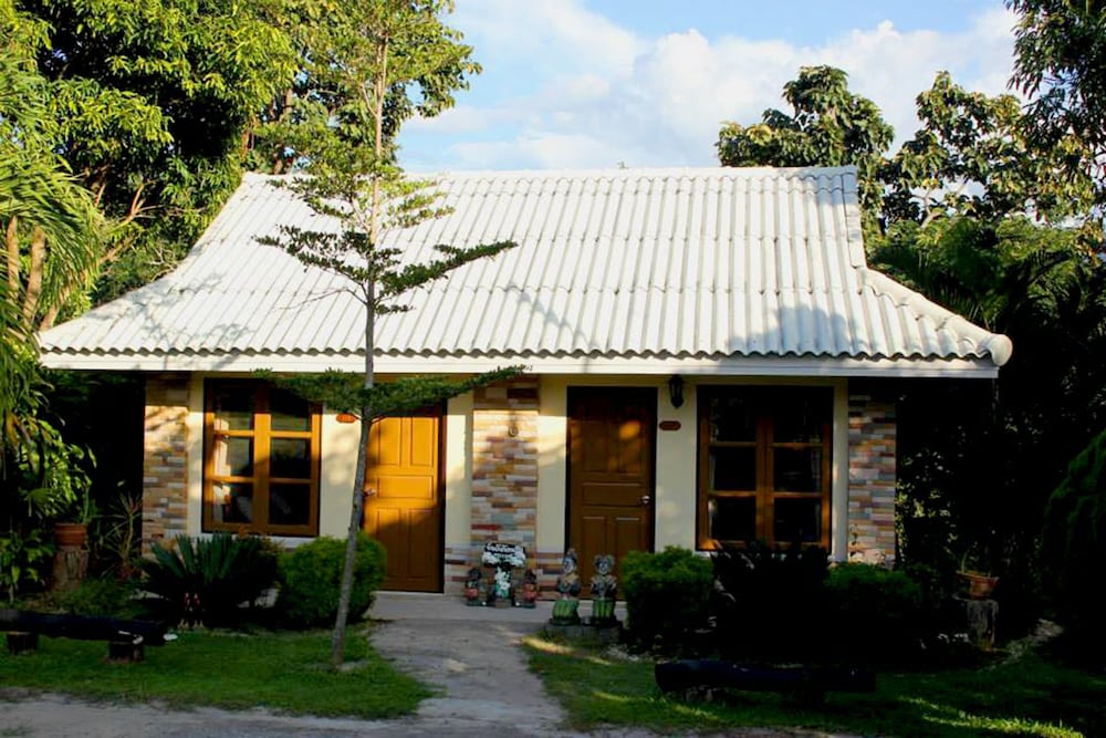 Baan Phuthadol 8/41