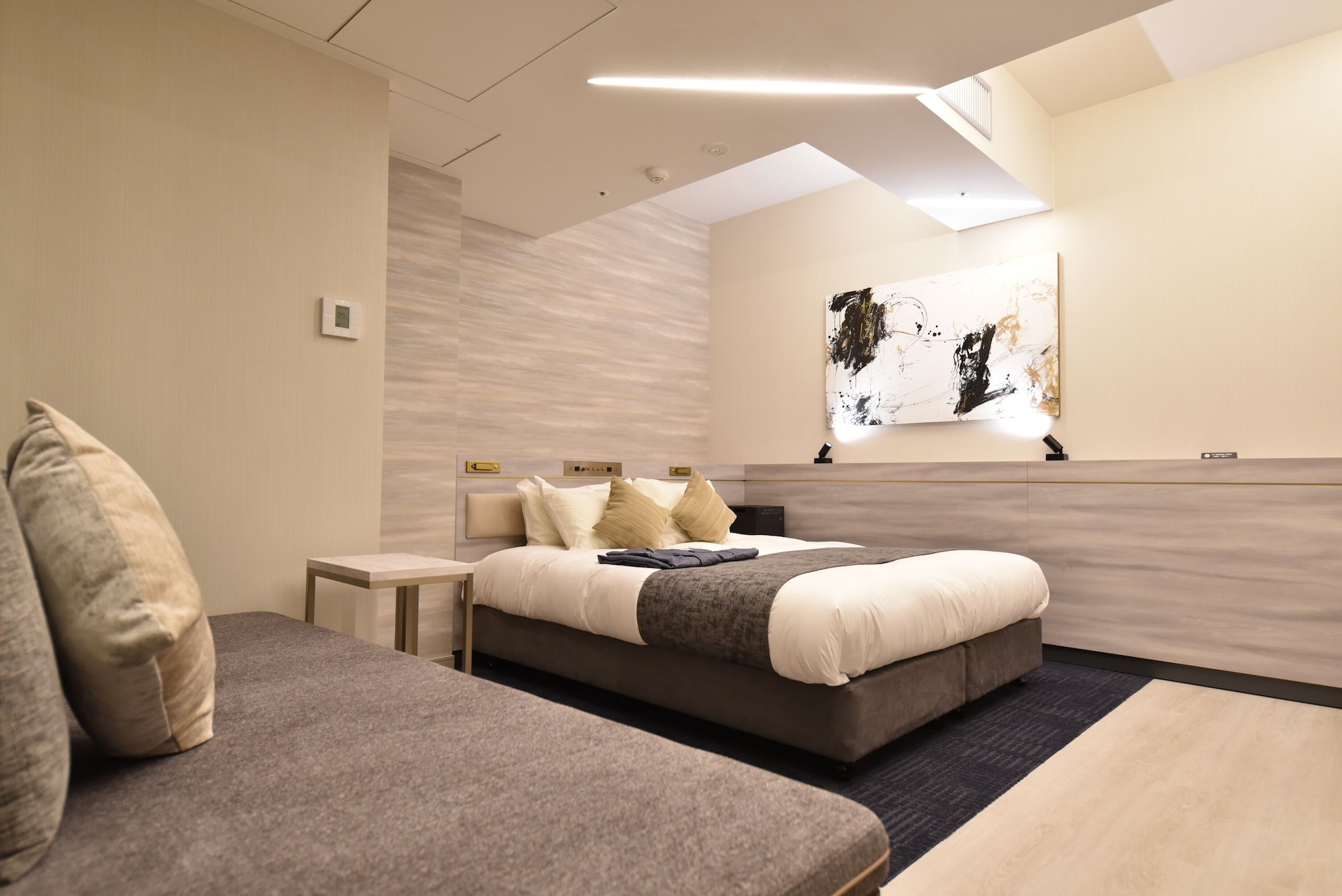 غرفة كومفورت بسرير كوين مع أريكة، Hotel Cordia Osaka Hommachi 2/4