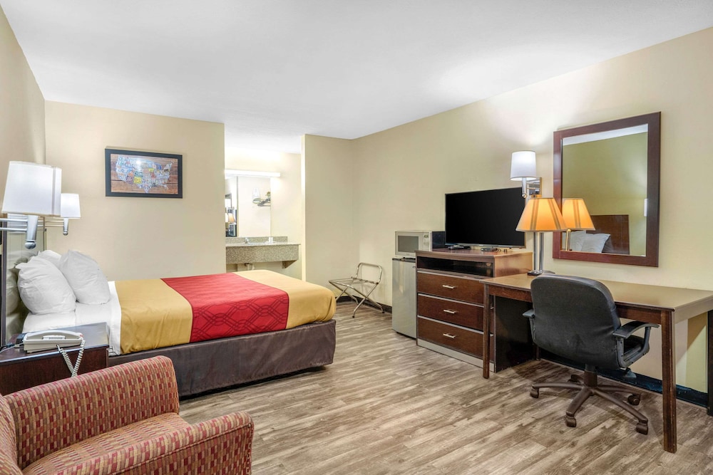 Econo Lodge near Missouri University of Science and Technology 14/20