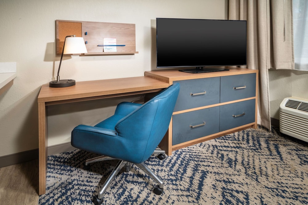 Candlewood Suites Charleston Mt Pleasant 40/44