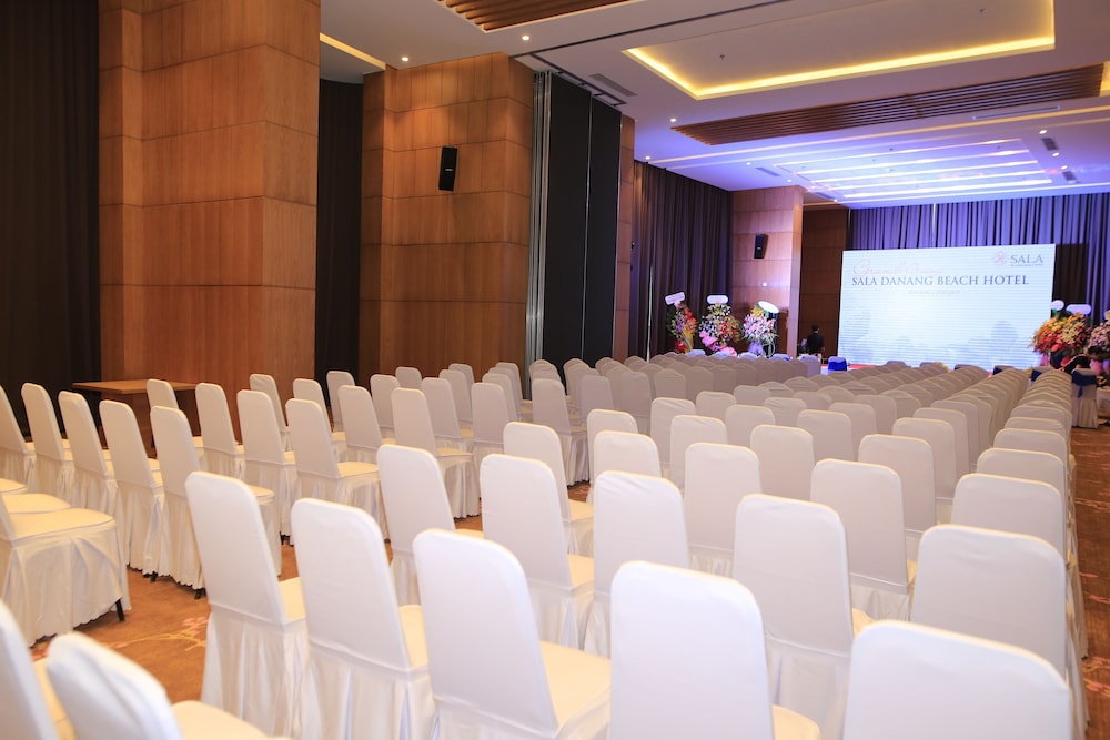 Sala Danang Beach Hotel 62/75