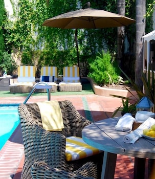 Hollywood Hotel 30/42