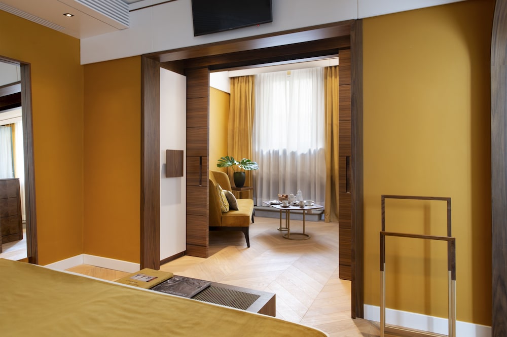 DELUXE, APARTMENT