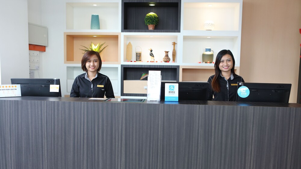 De House Hotel 7/50