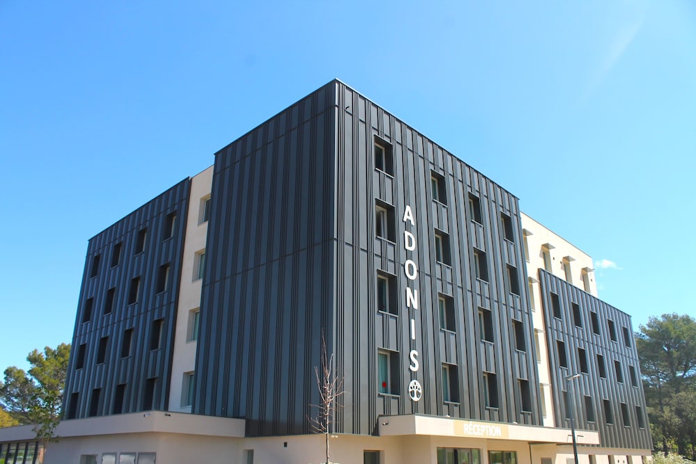 Adonis le Castellet in SIGNES - FR