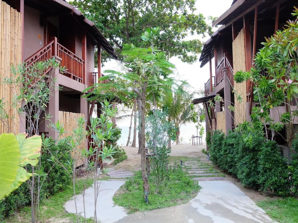 Koh Ma Beach Resort 34/40