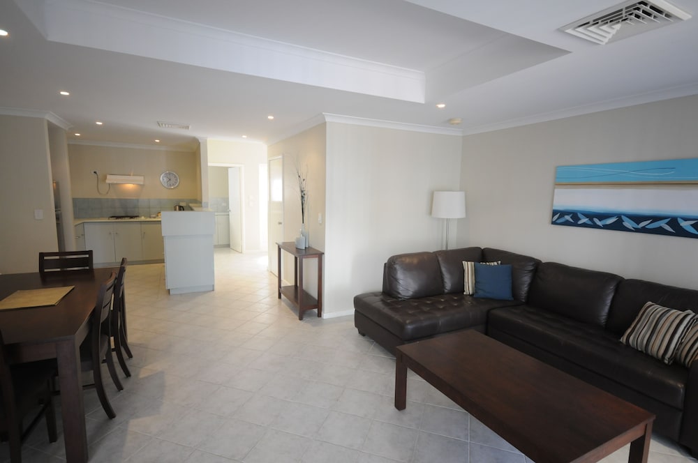 MANDURAH QUAY RESORT 49/72