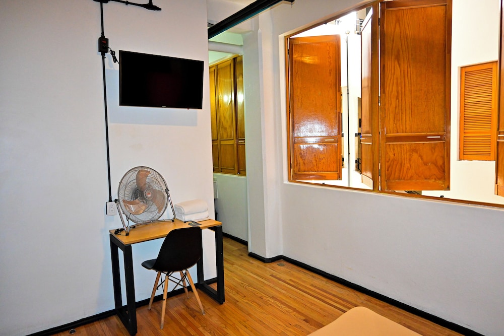Hostel Mundo Joven Catedral 46/50