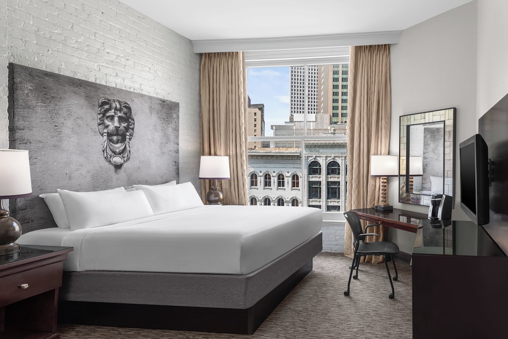 Canal, Standard, King Bed, Street View, Alexa Tower
