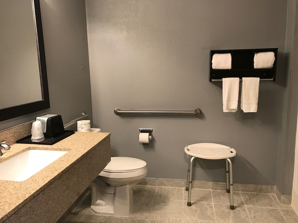 Best Western Executive Inn Mount Gilead 32/33