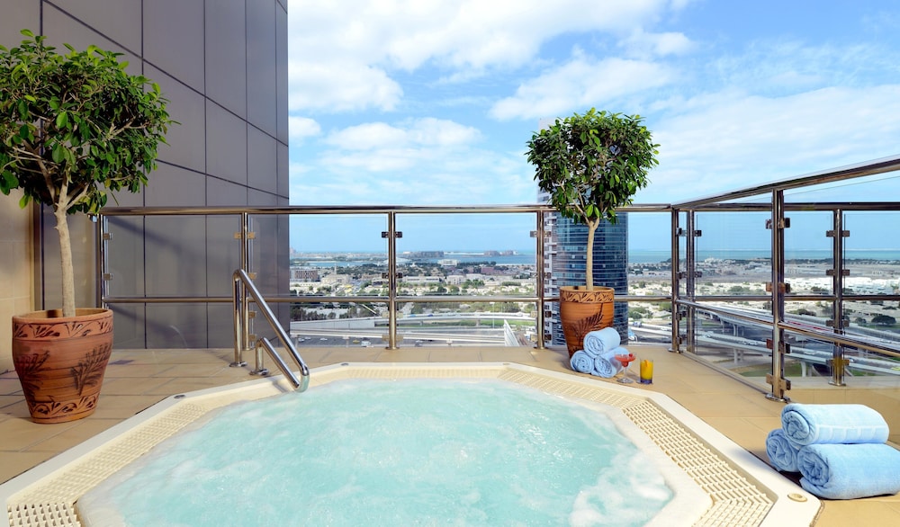 swimming pool spa