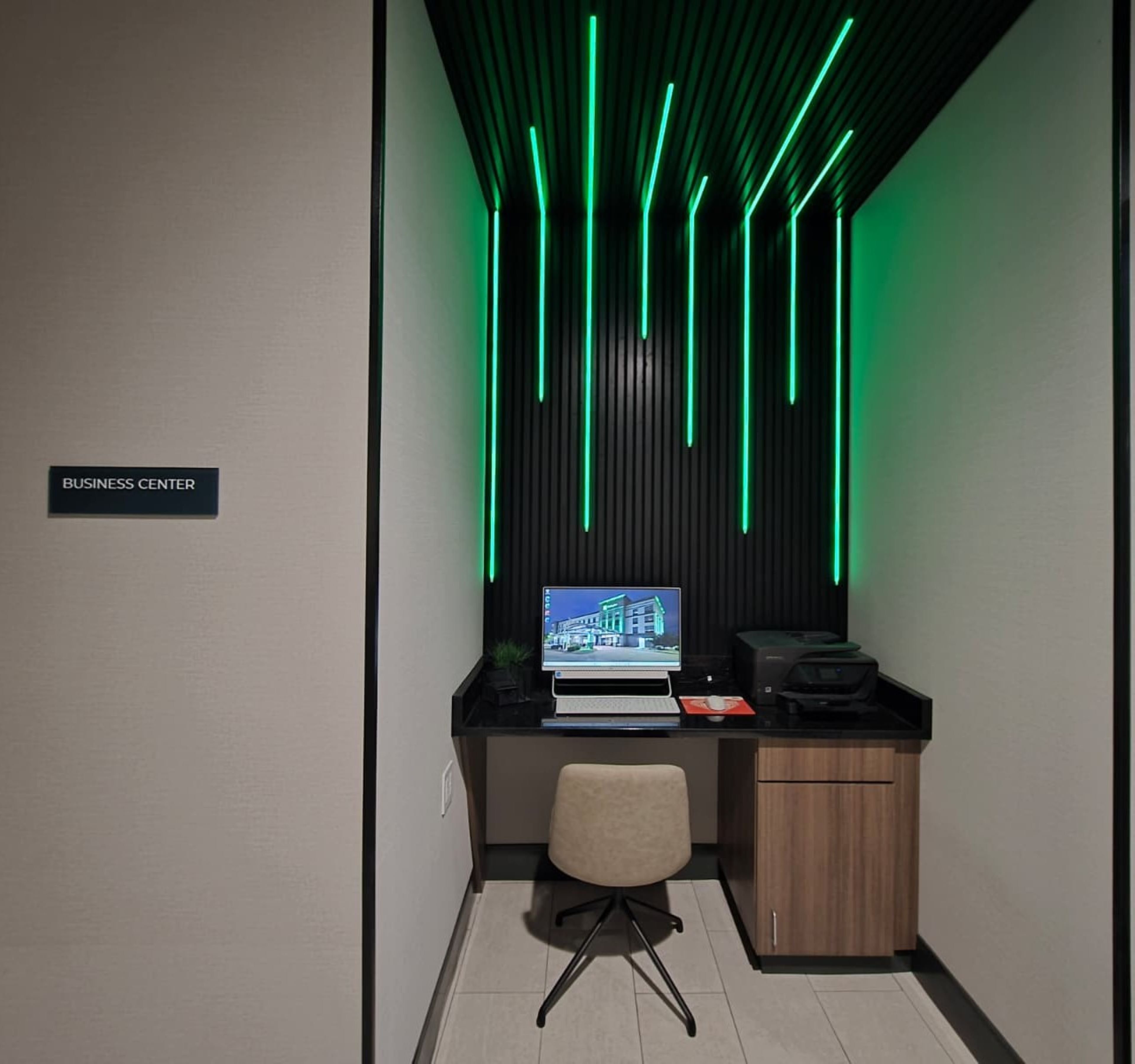 Holiday Inn St. Louis Fairview Heights 64/72