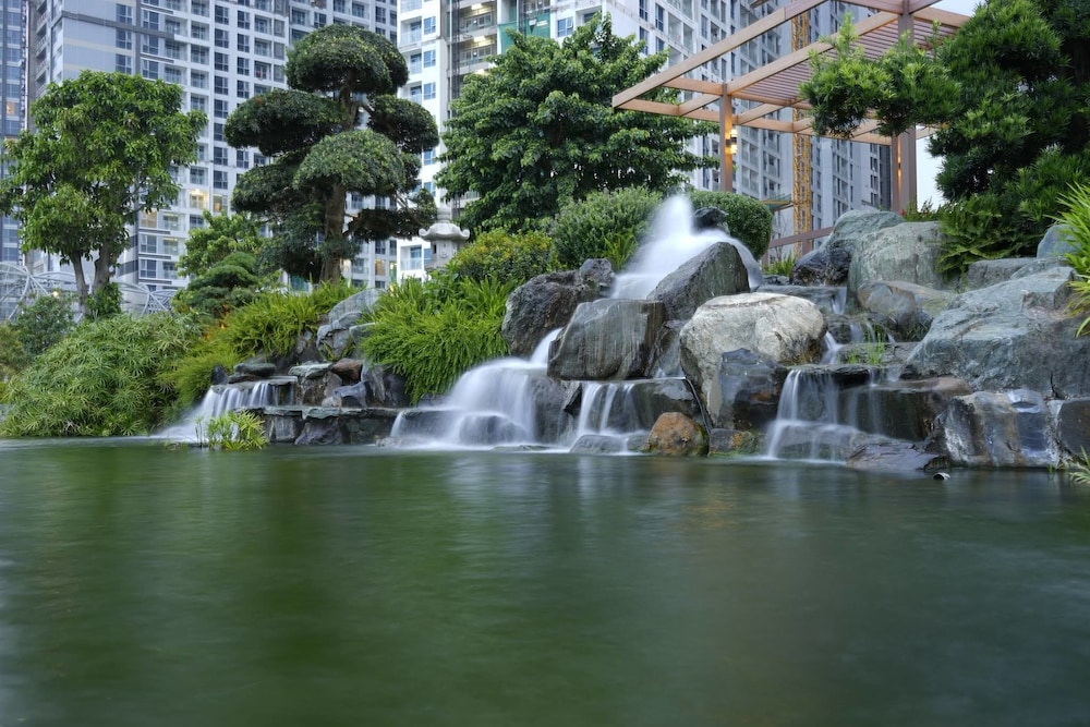 The Berry Luxury Serviced Apartment 40/50