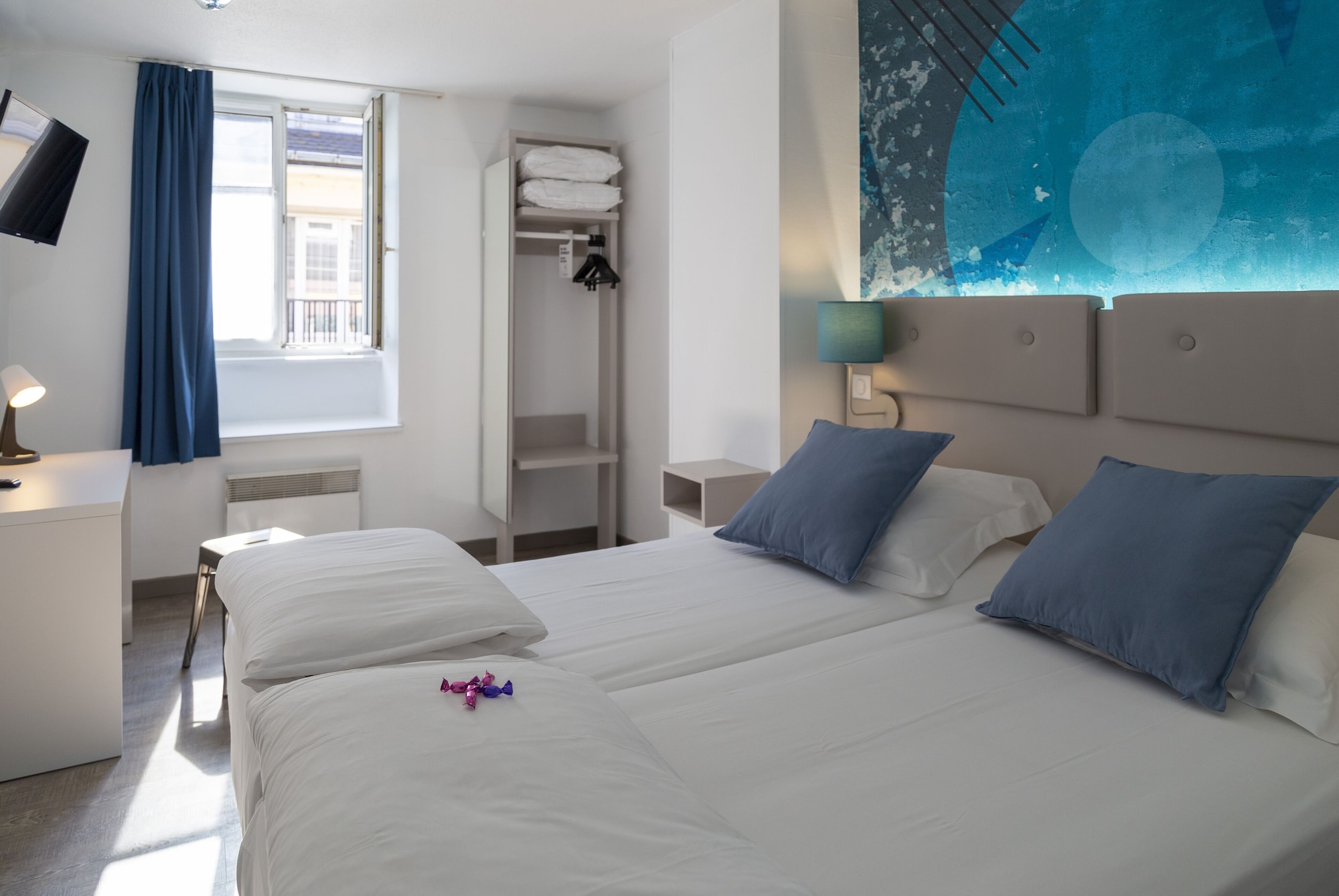 STANDARD, TWIN BEDS