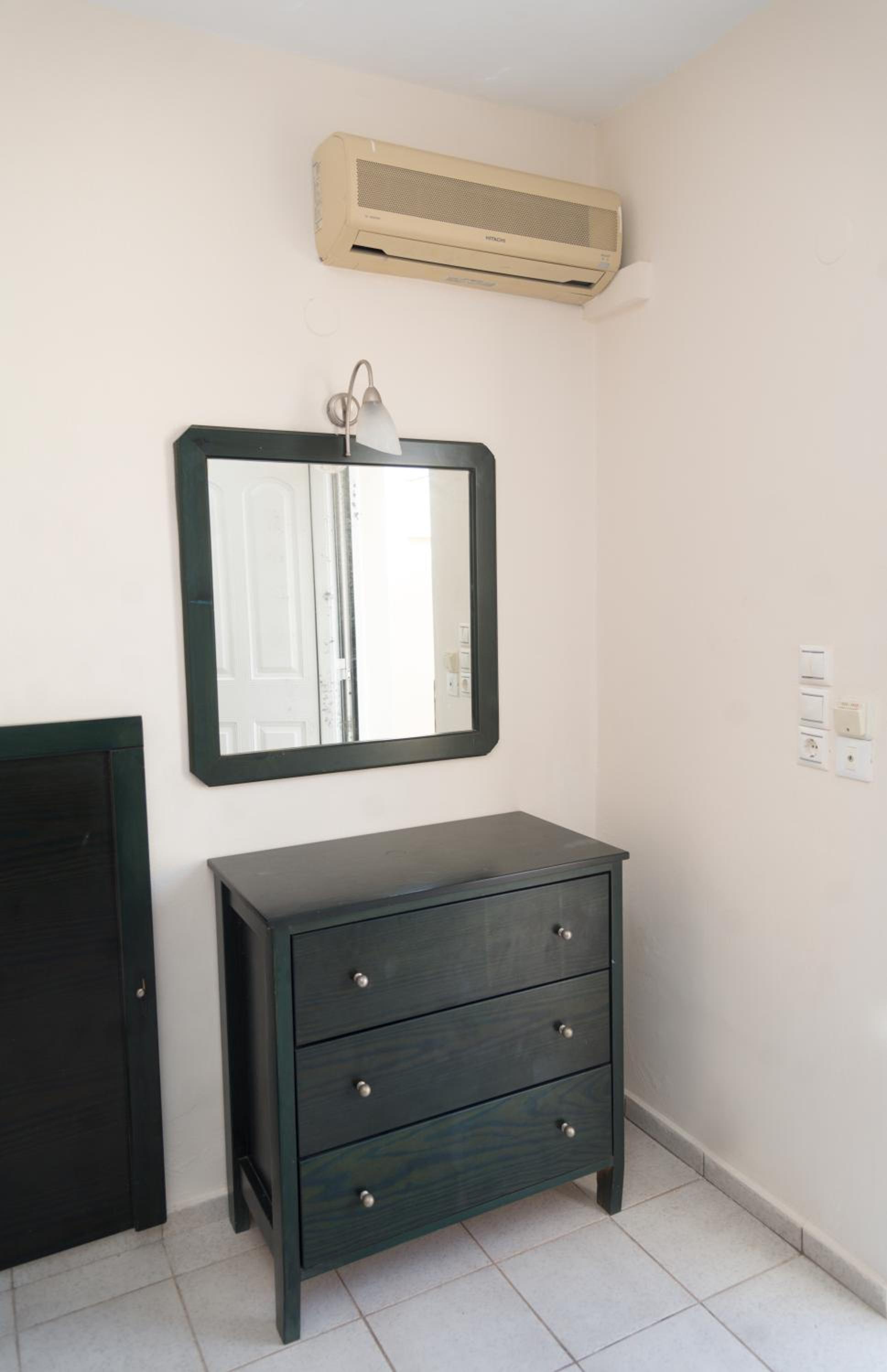 Sunset Studios Apartments 9/50