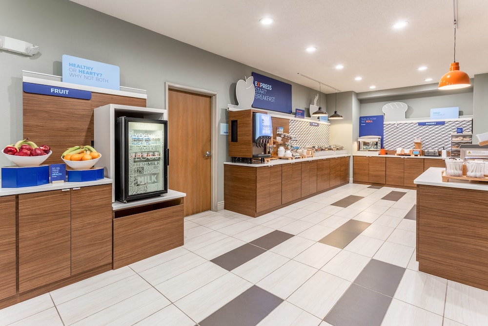 Holiday Inn Express Hotel & Suites O'fallon/Shiloh 12/52