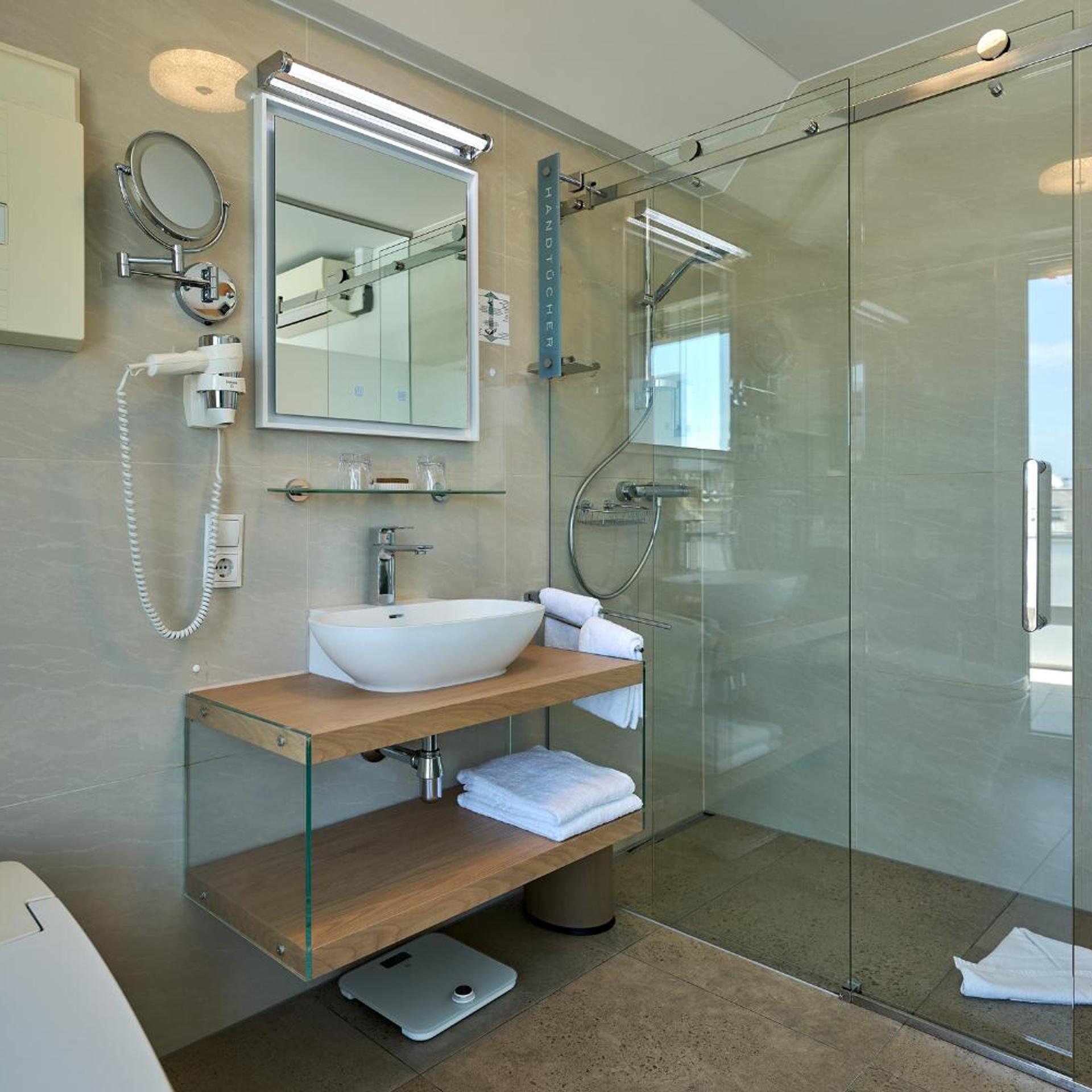 Hotel Bodensee GmbH 46/50