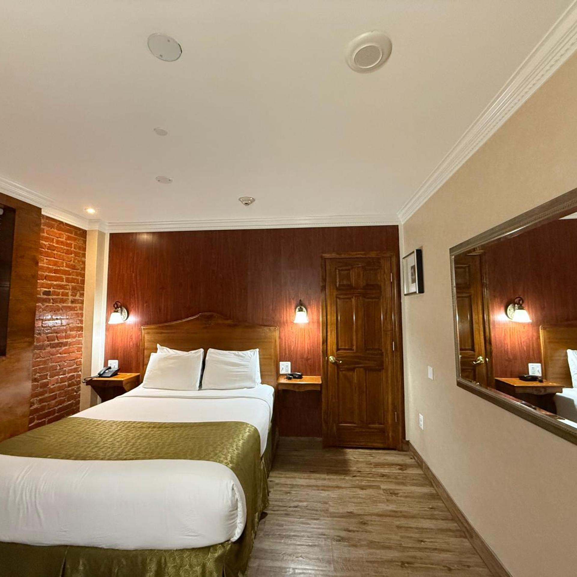 Room, Double Bed