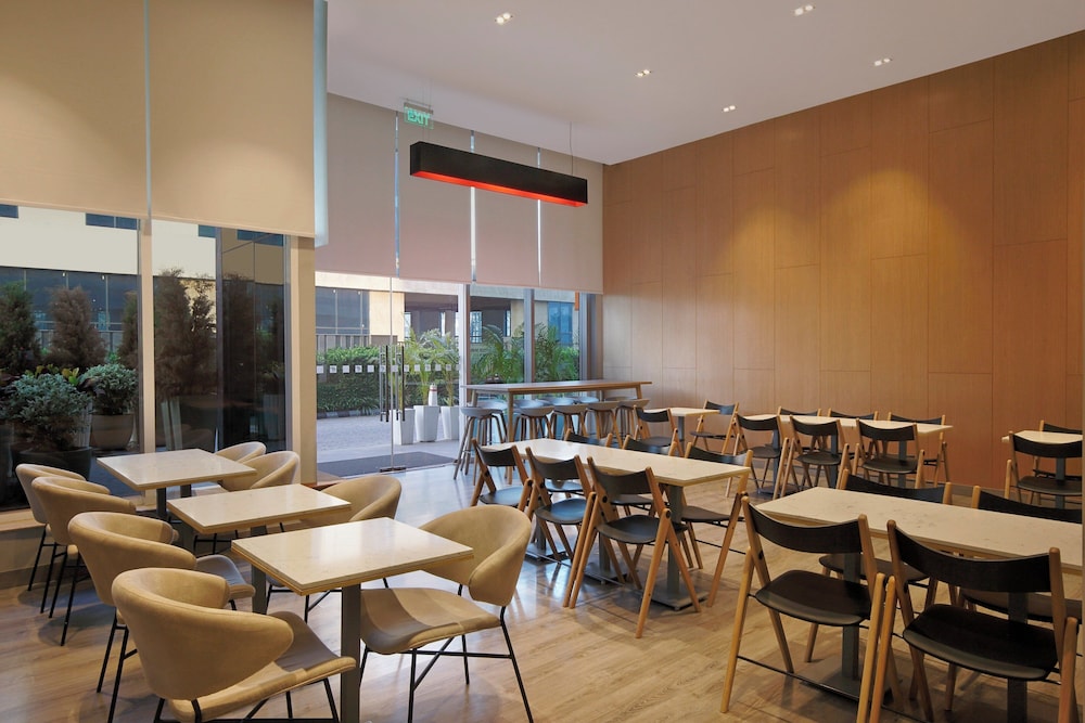 Holiday Inn Express Gurgaon Sector 50 33/49