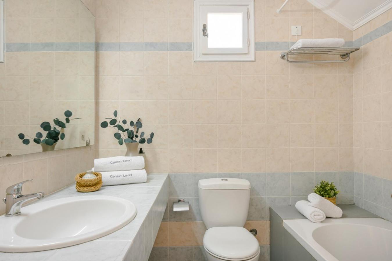 Century Resort Villas 65/65