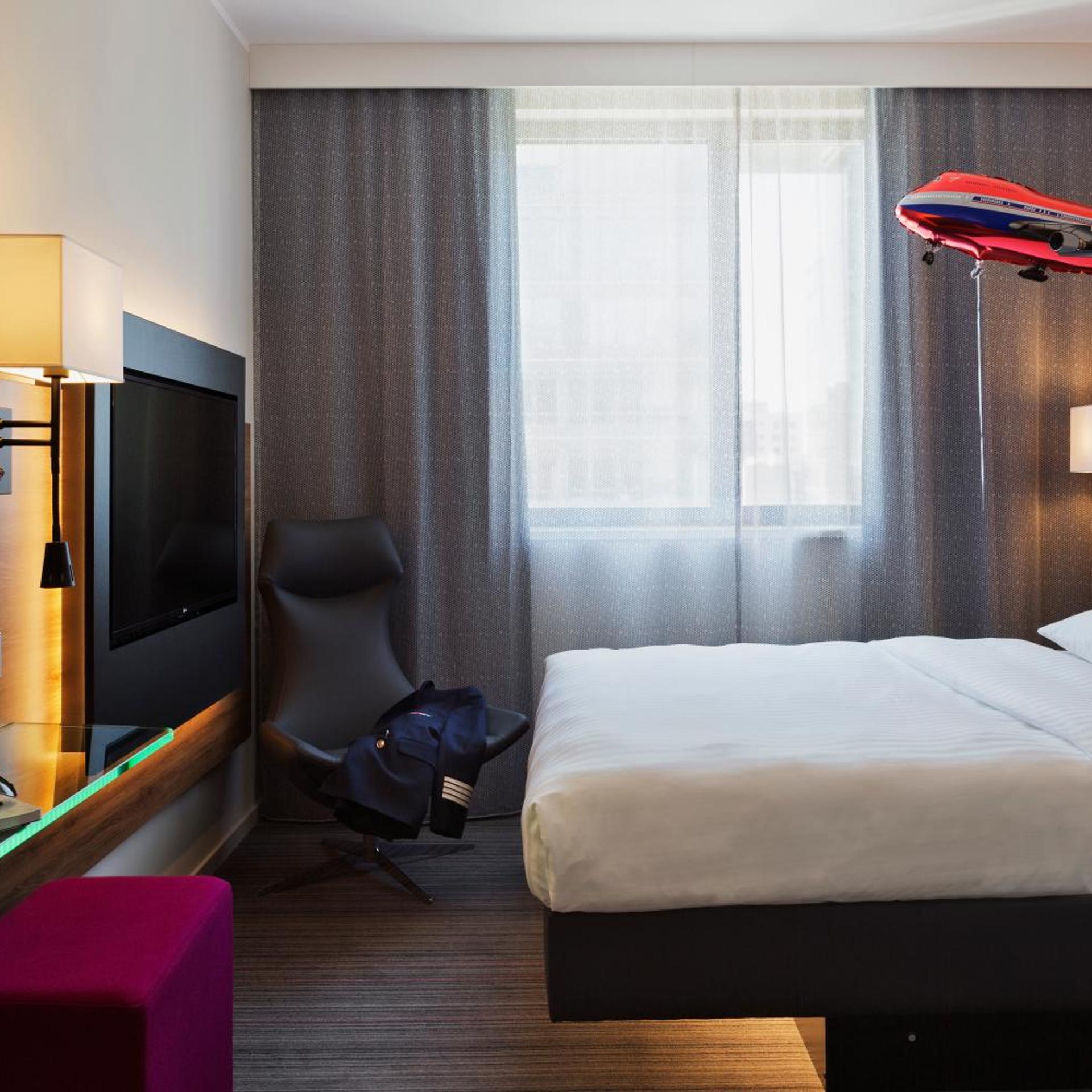 Moxy Sleeper, Queen Bed, with View