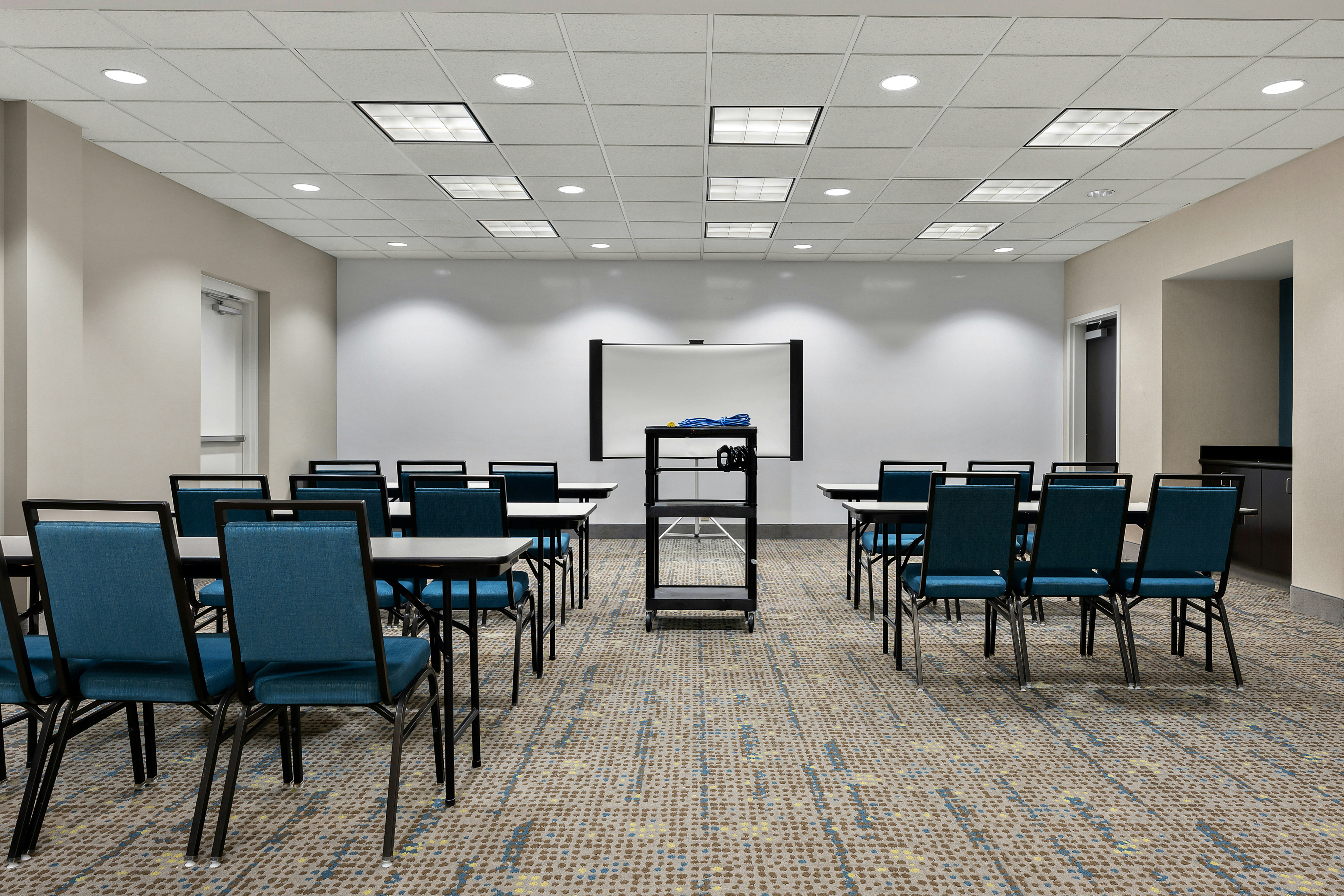 Hampton Inn Birmingham Leeds 64/74