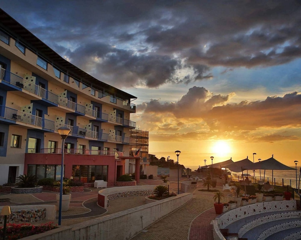 Tus hotel 3/50
