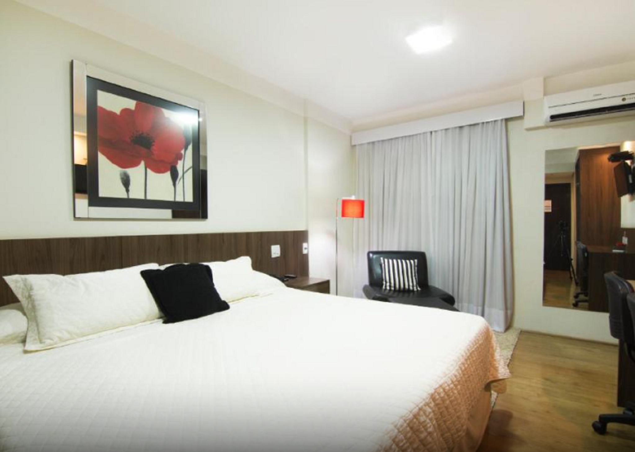 Executive, Suite