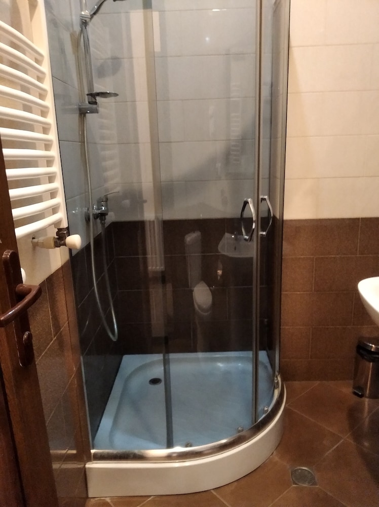 Diplomat Hotel Tbilisi 26/50