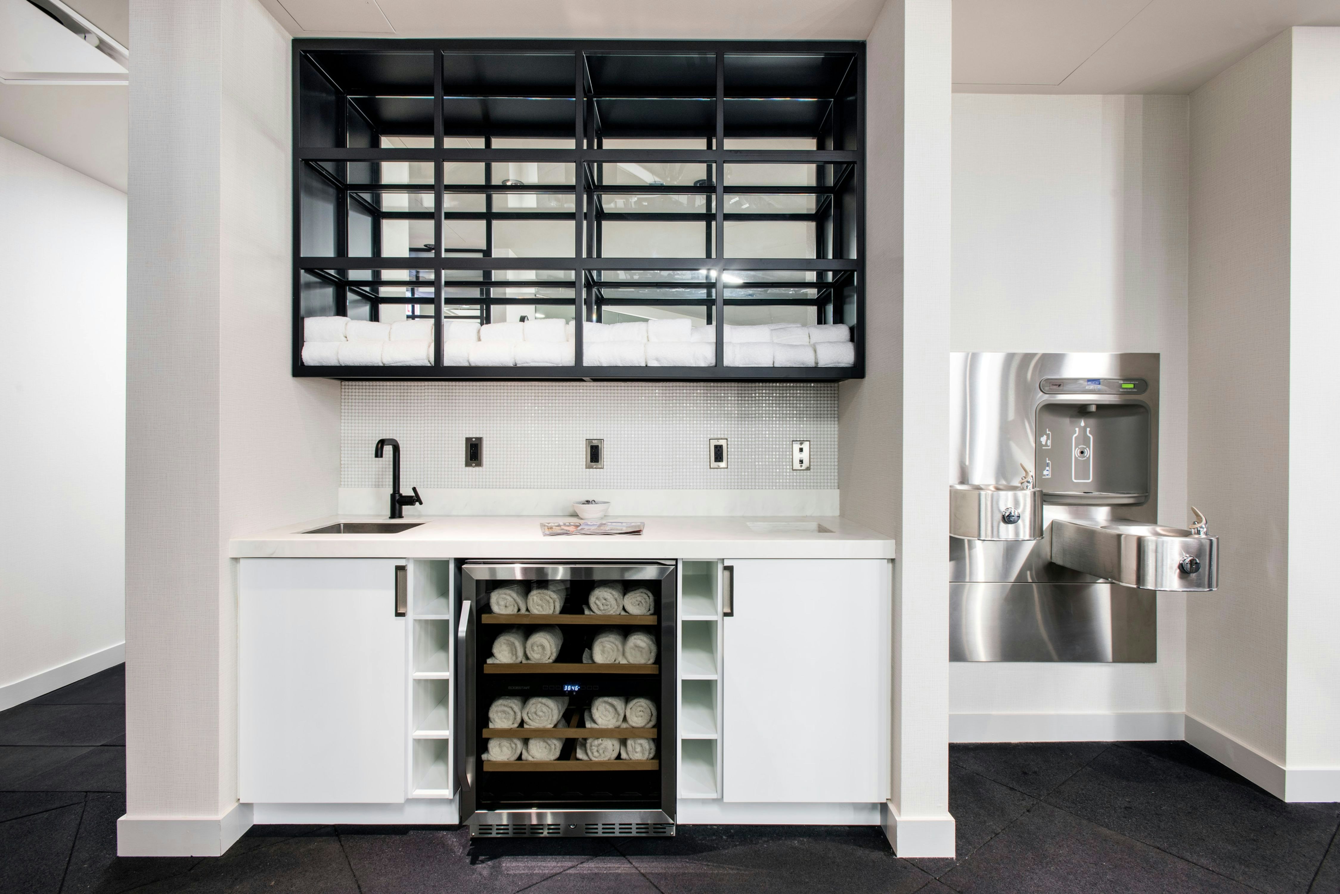 Londonhouse Chicago Curio Collection By Hilton 25/50