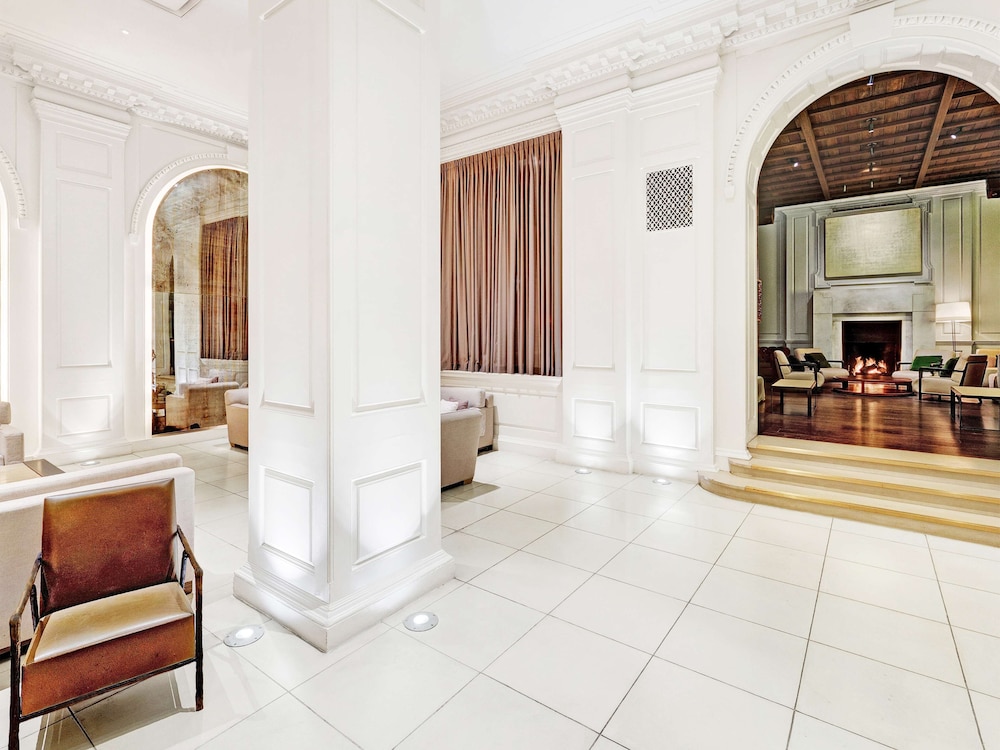 The Chicago Hotel Collection Ambassador Gold Coast 13/57