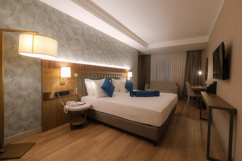 Inner, Garden, Standard, King Bed, Ramada Encore by Wyndham Konya Karatay 5/10
