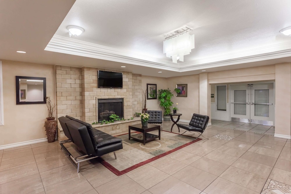 Hawthorn Suites By Wyndham Victorville 23/33