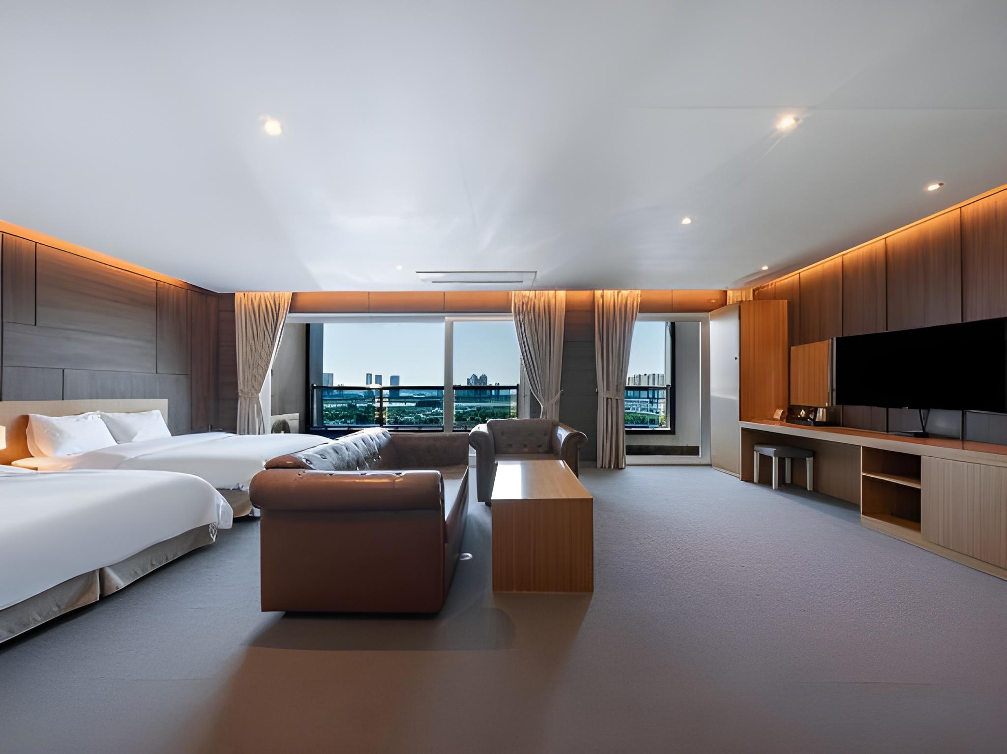 Premium, Family, 2 Double Beds, Front View, Balcony