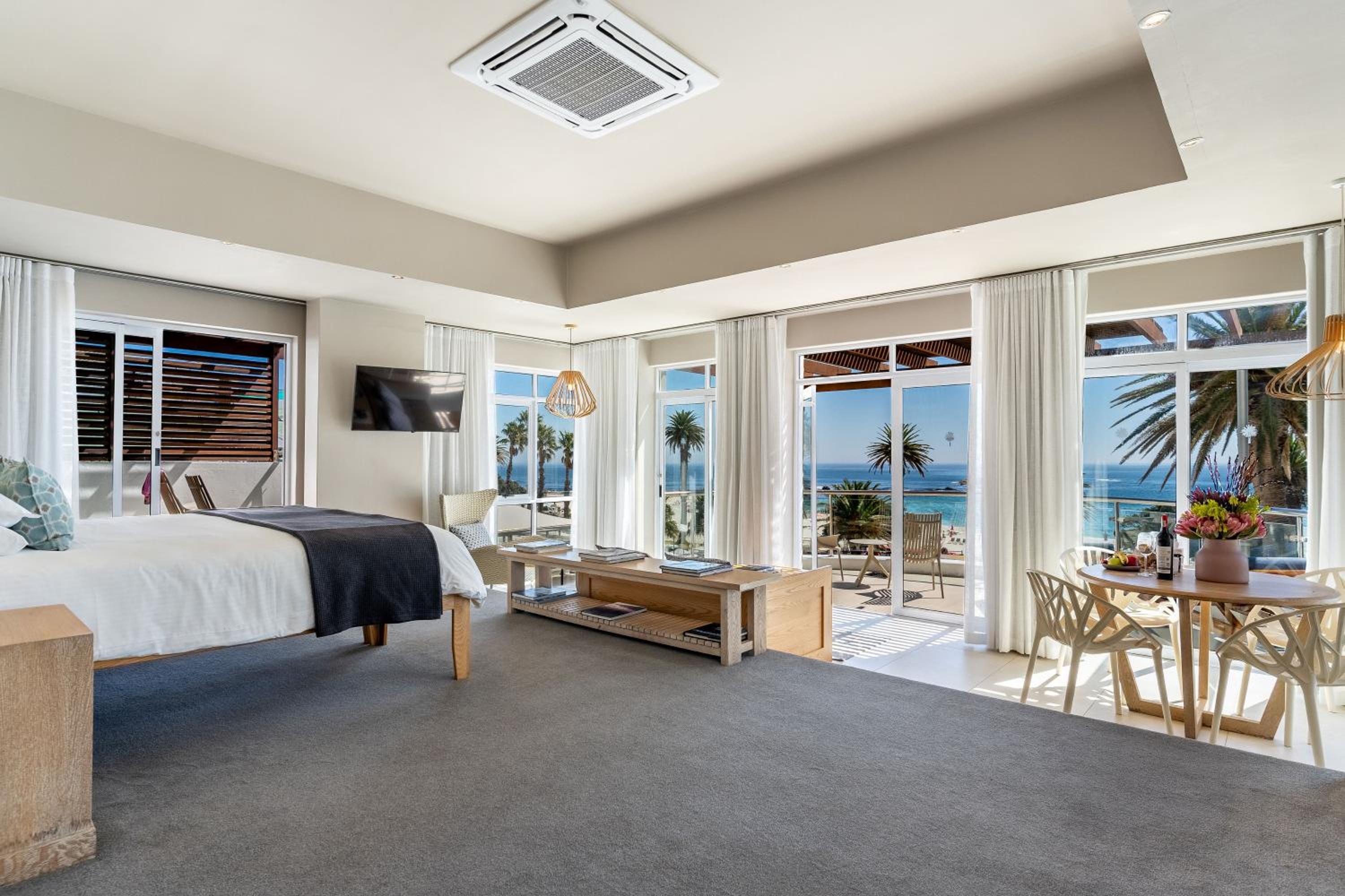 Sky, Panoramic, Suite, King Bed, Sofa