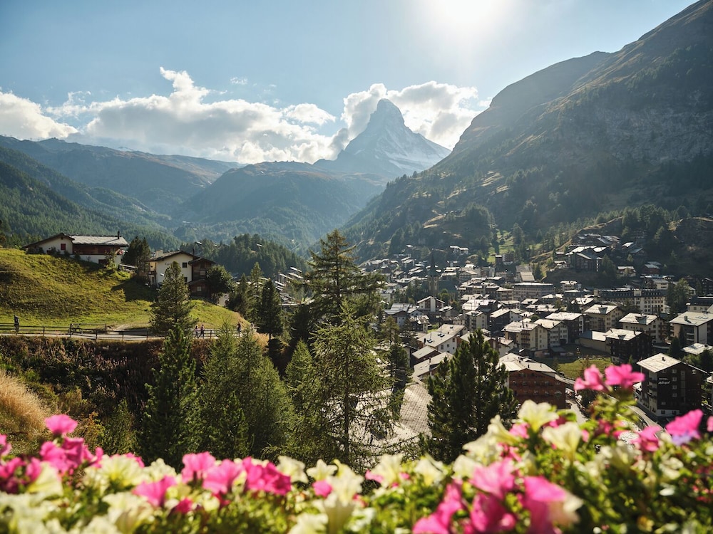 Chalet Hotel Schonegg 41/49