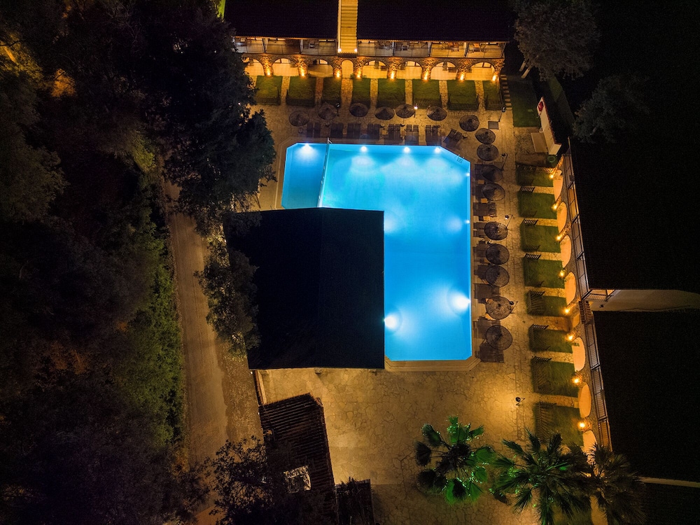 Alados Otel 3/50