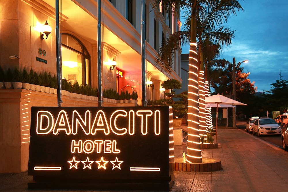 Danaciti Hotel 62/68