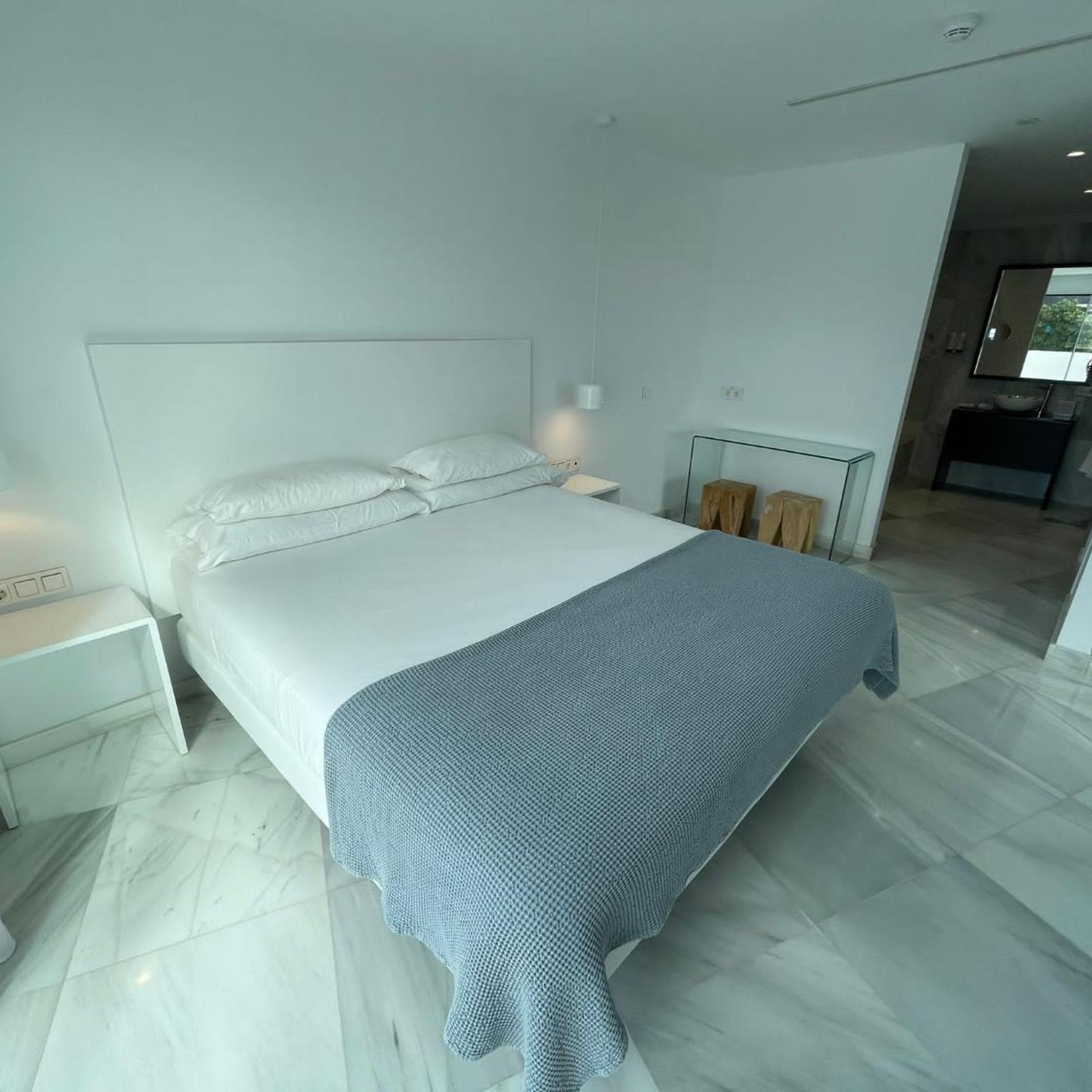 CalaLanzarote Suites Hotel - Adults Only 10/52
