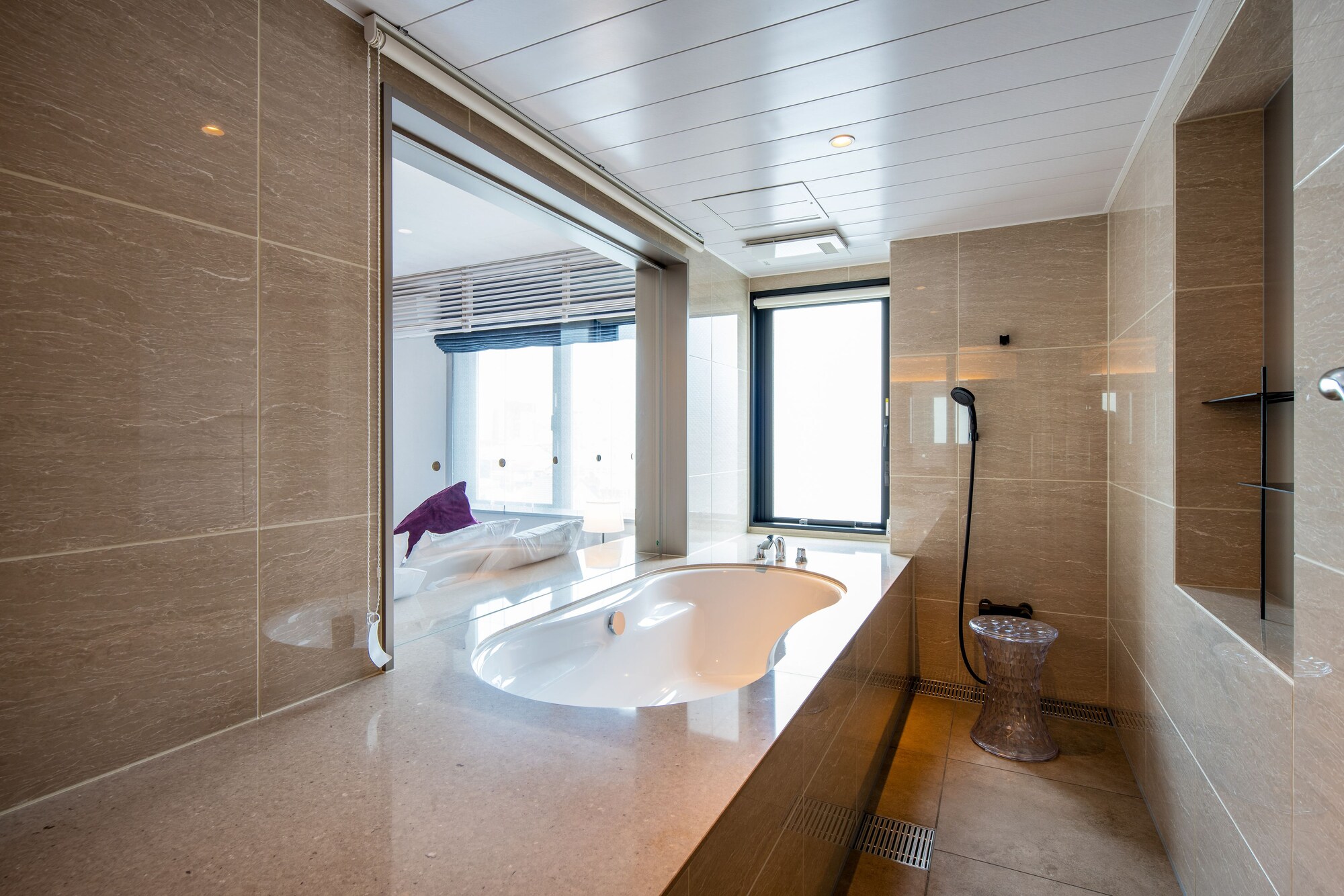 PENTHOUSE SUITE, KING BED