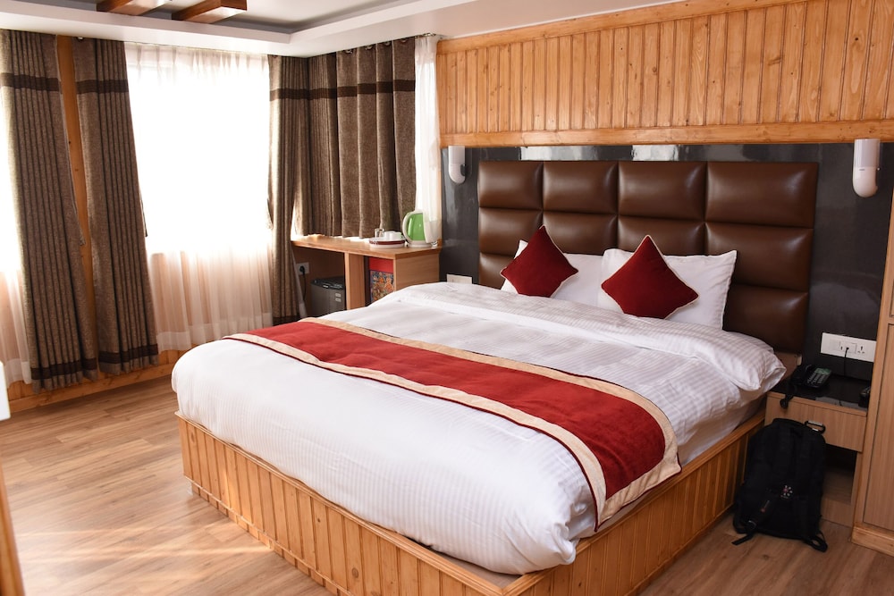 Mandala Hotel Pvt.Ltd. 15/33