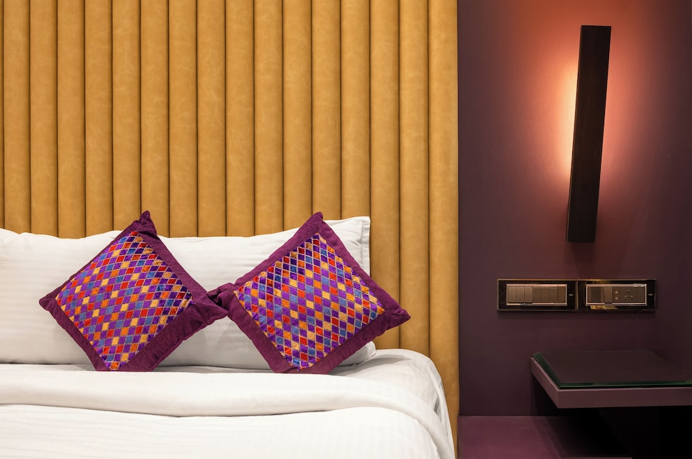 HOTEL ROYAL PALACE 30/54