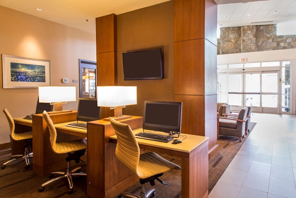 Hyatt Place Charlottesville 24/34