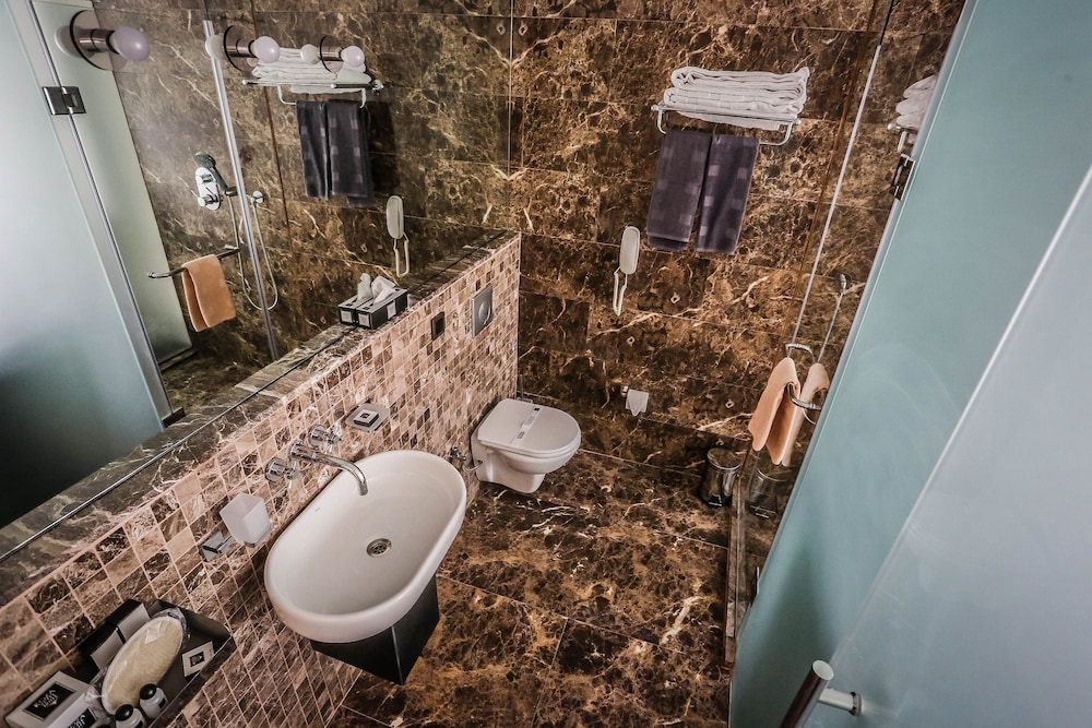 Koza Suite Hotel 70/70