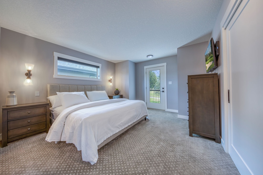 3 Bedrooms, Town House, 1 King and 2 Queen Beds, Sofa