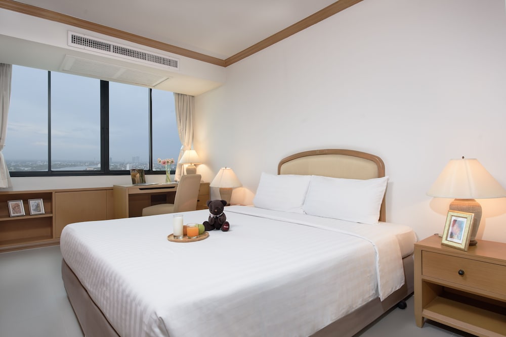 Riverine Place Hotel & Residence 6/72