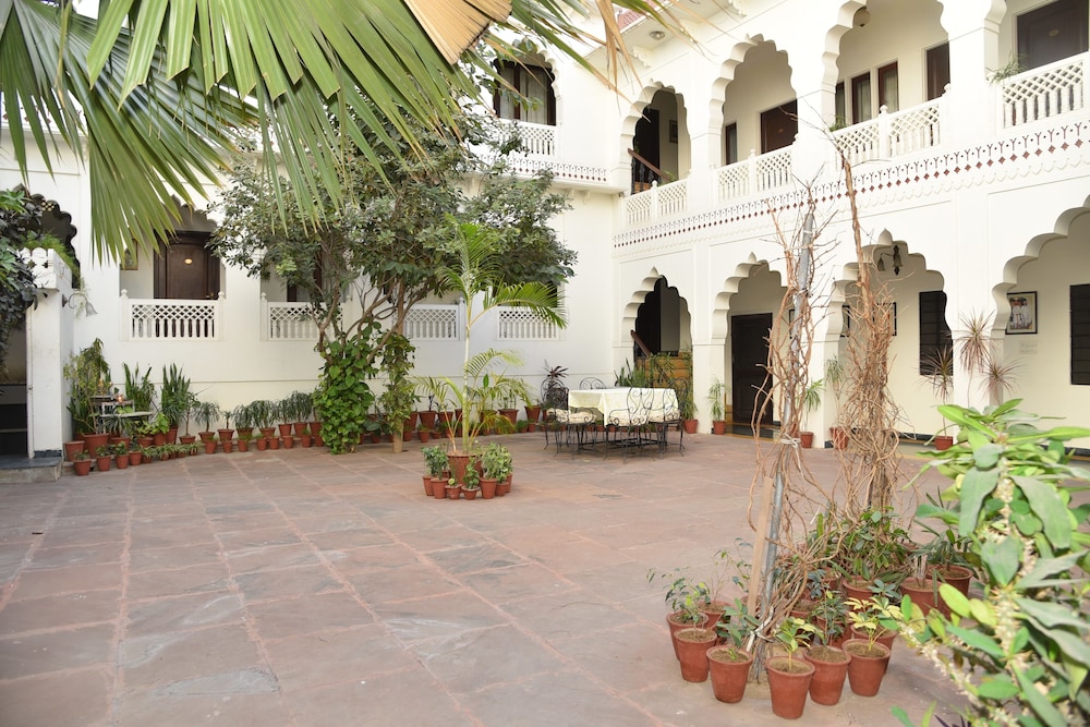 Khandwa Haveli 32/38
