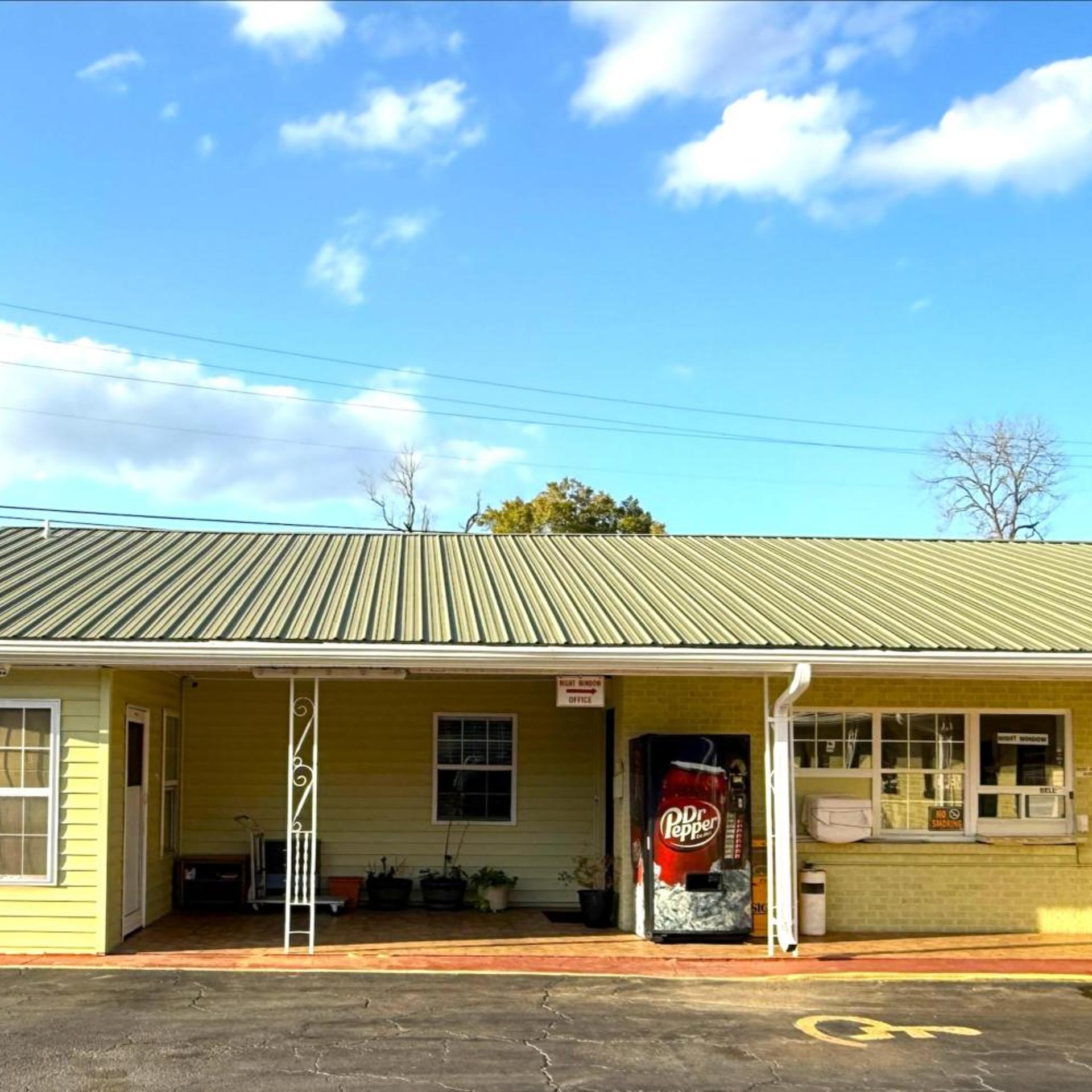 Riviera Motel Elba Near Enterprise US 84 20/25