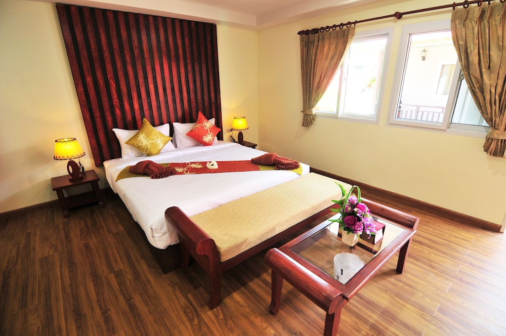 Phi Phi Little Star 27/66